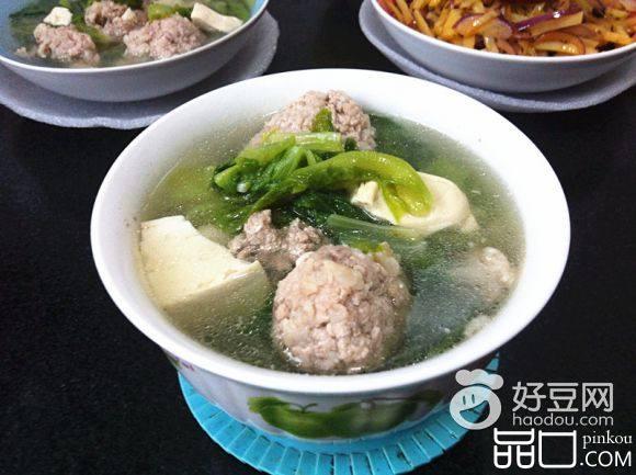 生菜豆腐肉丸汤