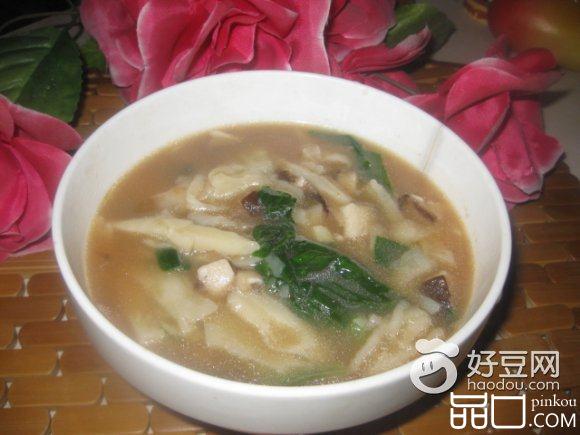 菠菜香菇烩饼