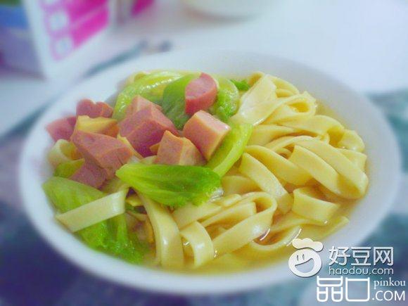 烤肠生菜面