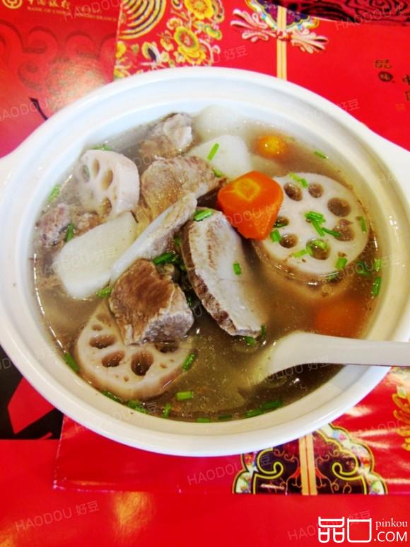 山药莲藕炖扇子骨