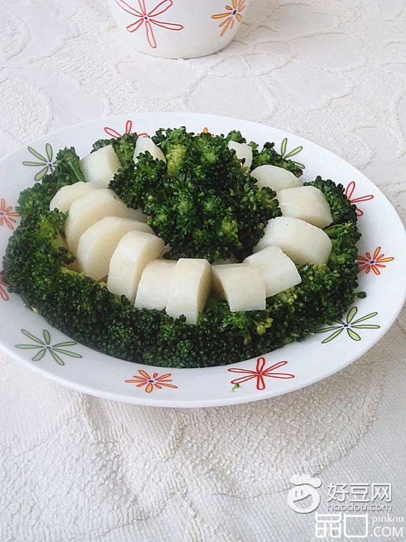西兰花拌山药