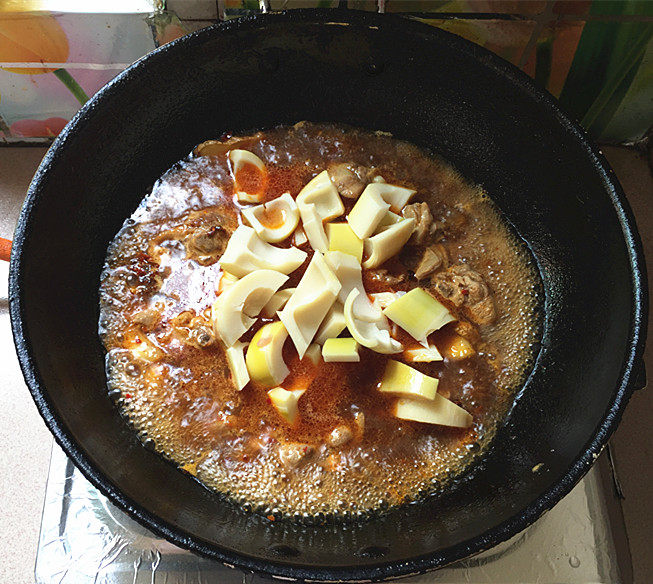 竹笋烧鸭腿肉#盛夏餐步骤13