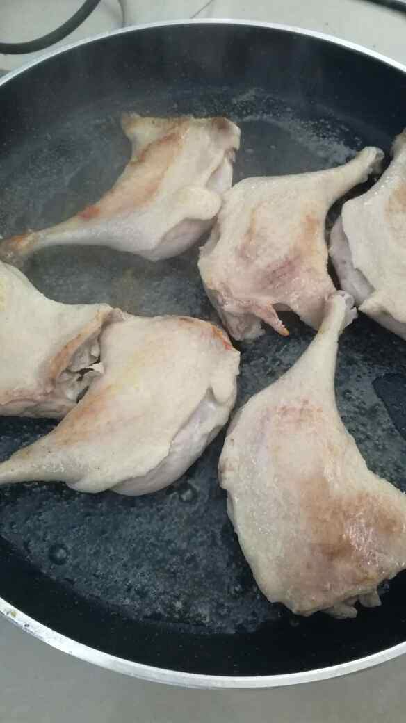 啤酒炖鸭腿步骤3