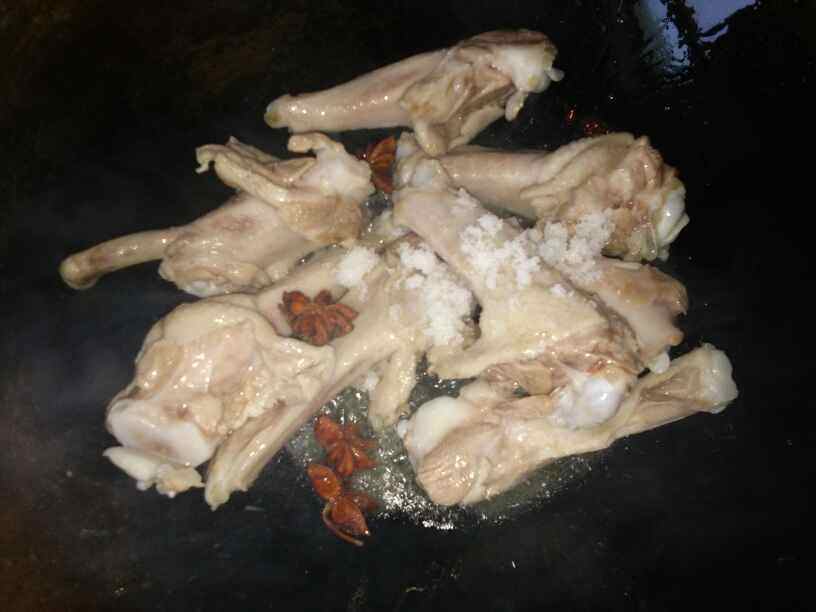 炖鸭腿步骤6