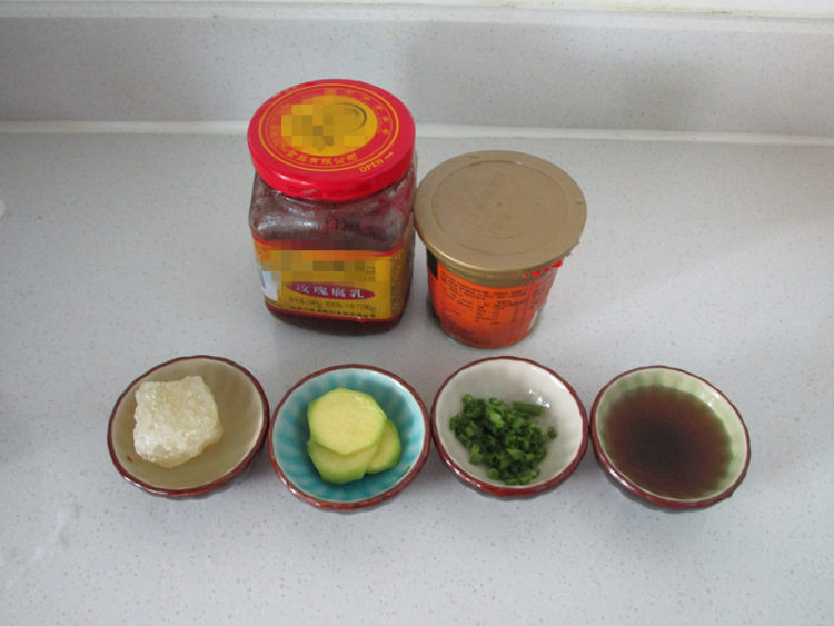 腐乳鸭腿步骤1