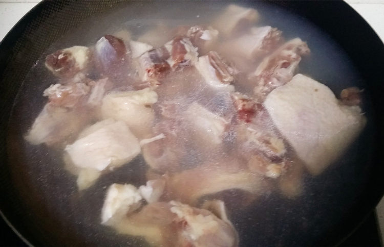 啤酒烧鸭肉步骤3