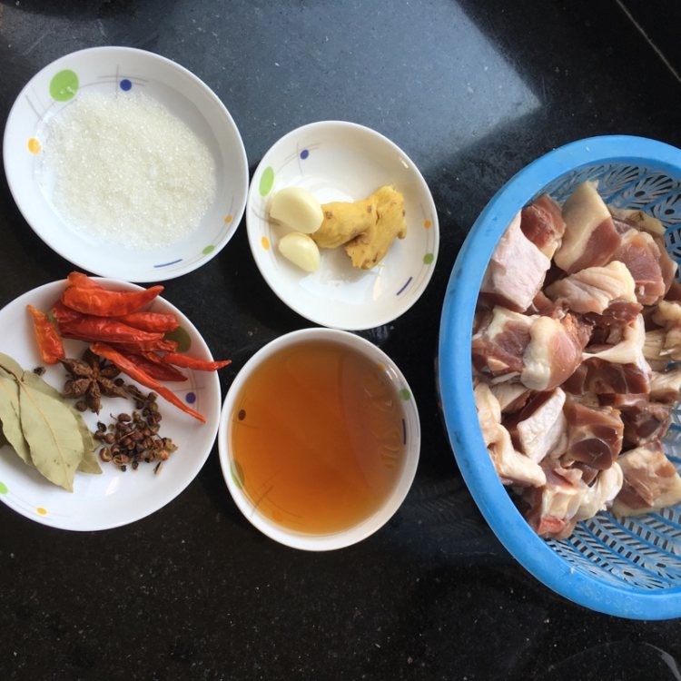 红烧鸭腿步骤1