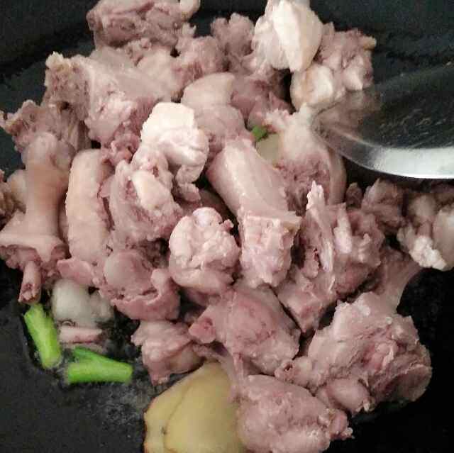 鸭腿炖土豆步骤6