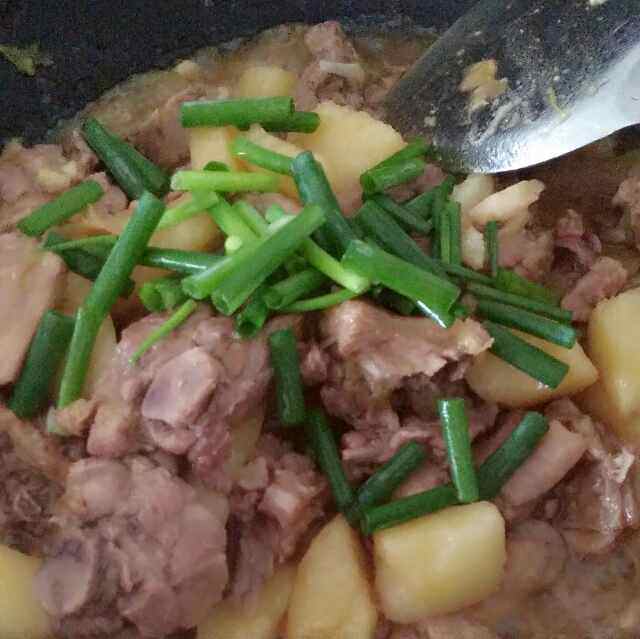 鸭腿炖土豆步骤9