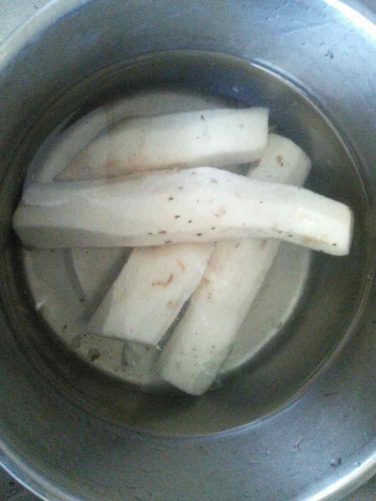 鸭腿炖山药步骤4