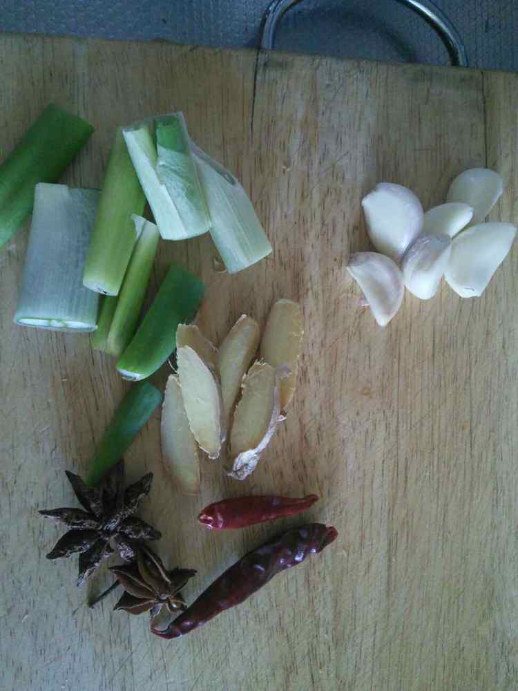 鸭腿炖山药步骤6