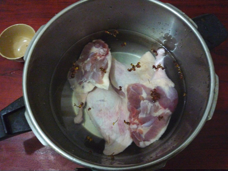 葱烧鸭腿步骤3