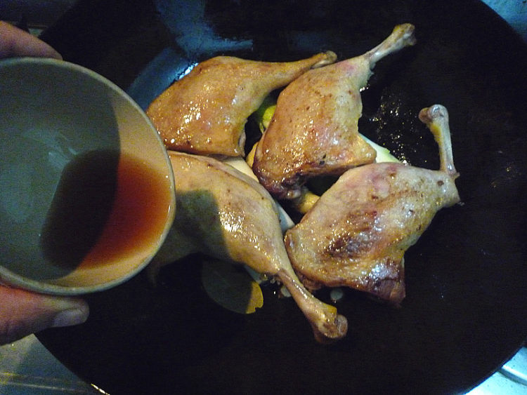 葱烧鸭腿步骤10