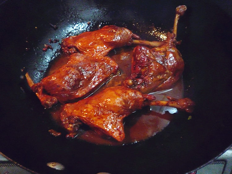 葱烧鸭腿步骤14