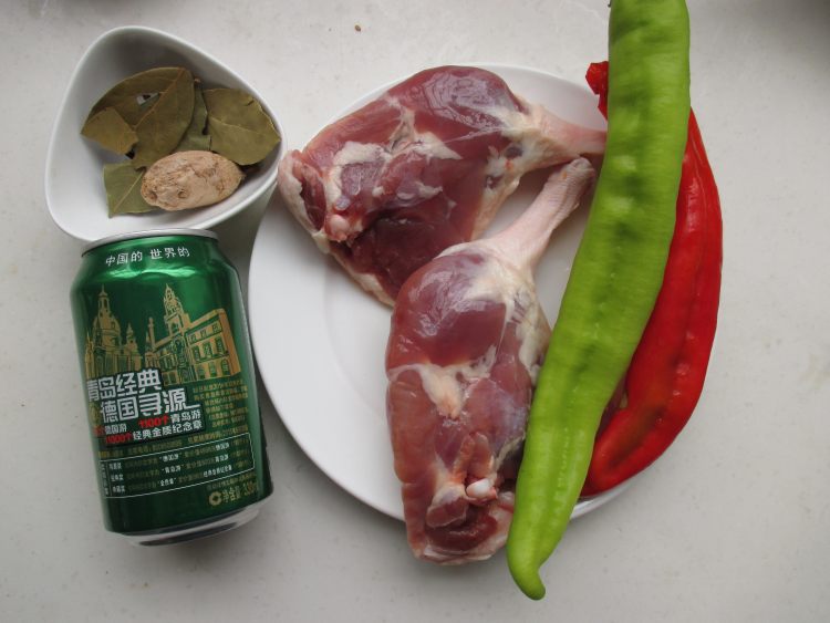 啤酒烧鸭步骤1