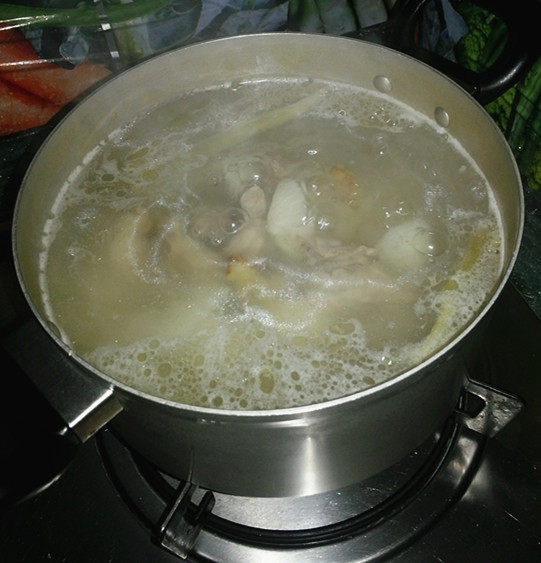山药木耳鸭腿汤步骤8