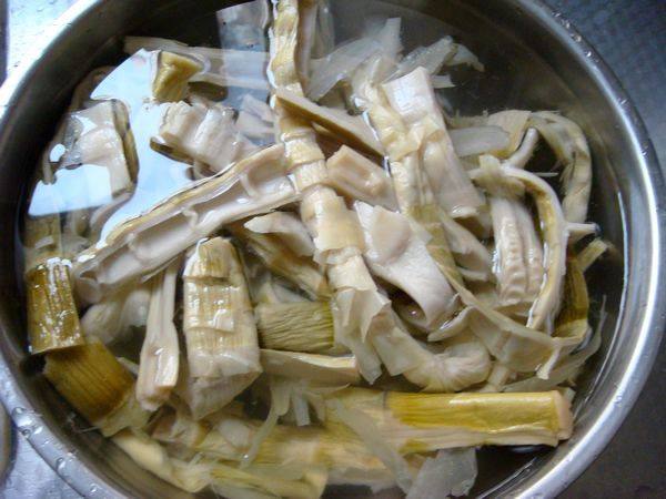 笋干啤酒鸭步骤1