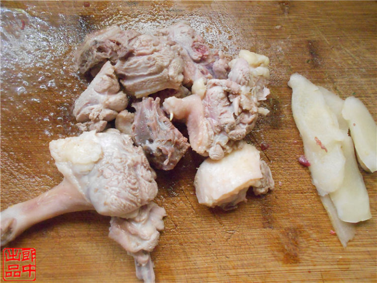 莲子薏米鸭腿煲步骤3