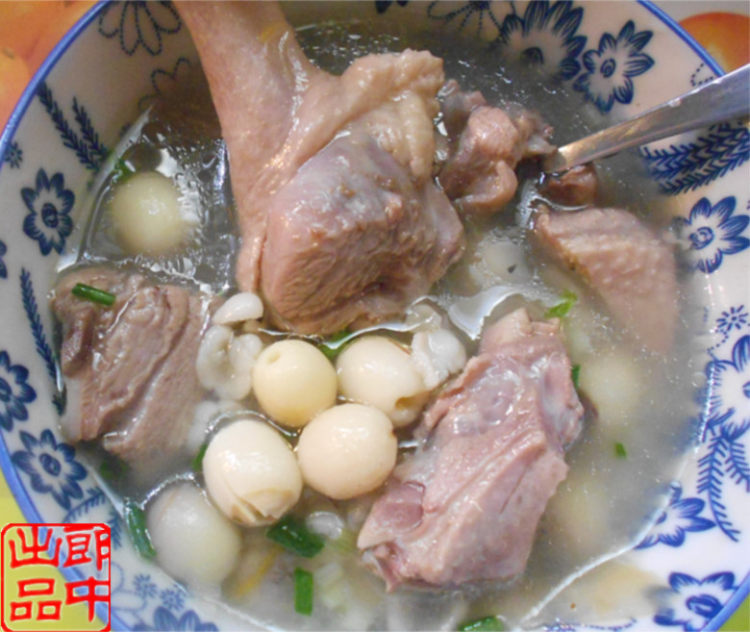 莲子薏米鸭腿煲步骤7