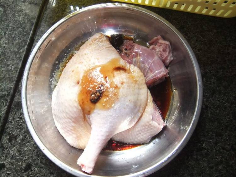 焖鸭腿步骤2