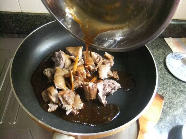 焖鸭腿步骤7