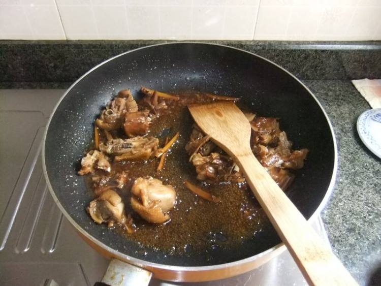焖鸭腿步骤8