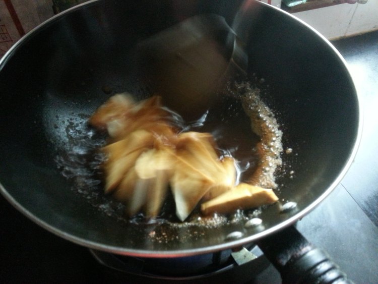 鸭腿豆腐干步骤3