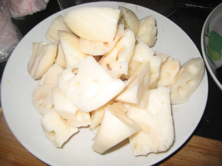 鸭腿炖藕步骤2