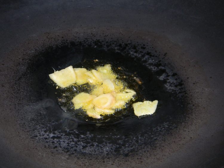 鸭腿烧土豆步骤8