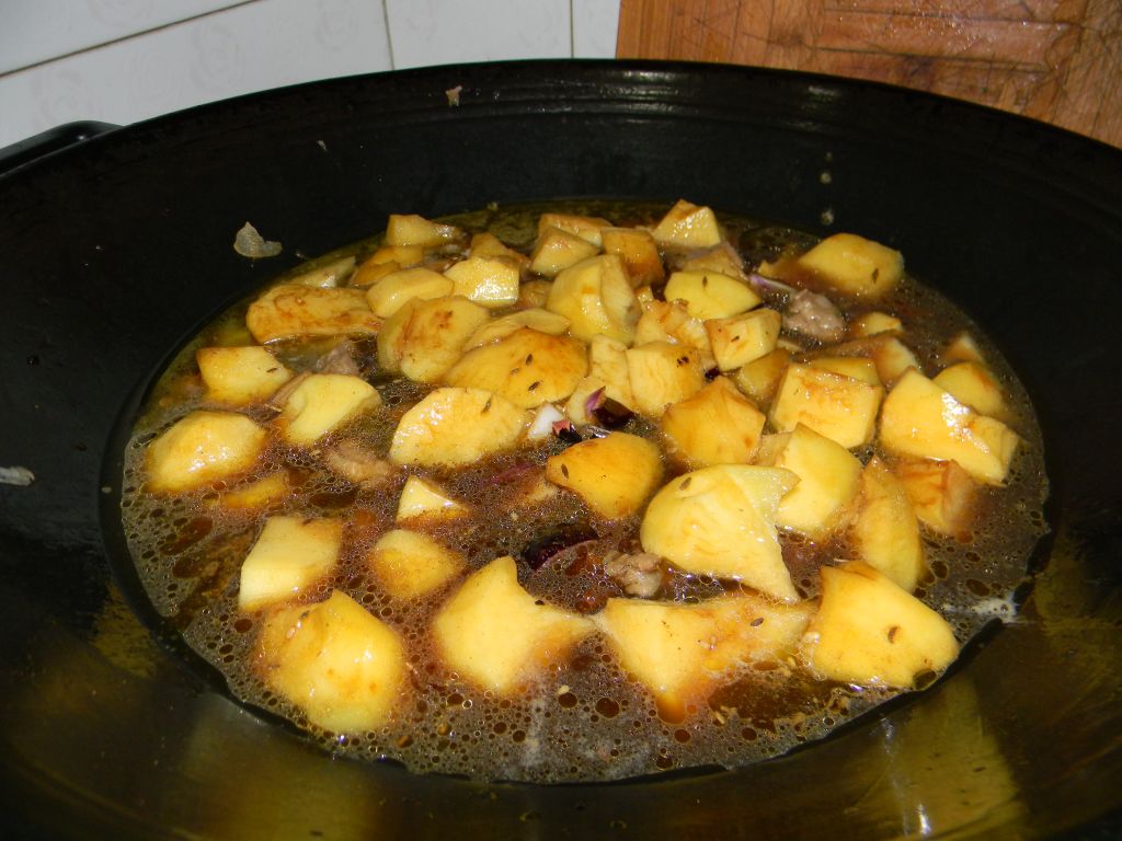 鸭腿烧土豆步骤11