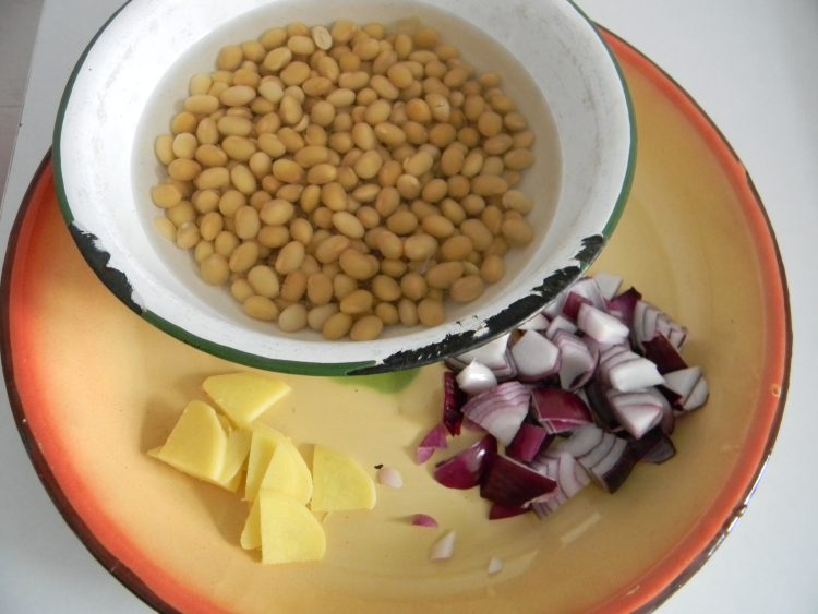鸭腿焖黄豆步骤4