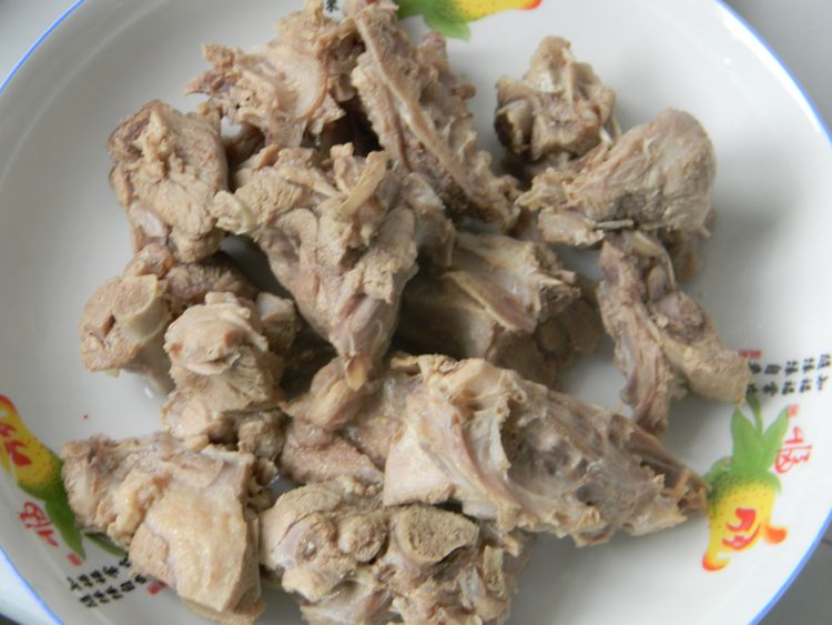 鸭腿焖黄豆步骤3