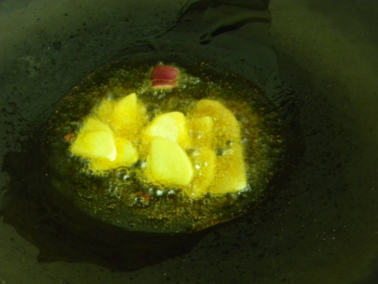 鸭腿焖黄豆步骤6