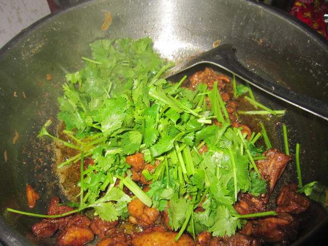 香菜鸭腿步骤12