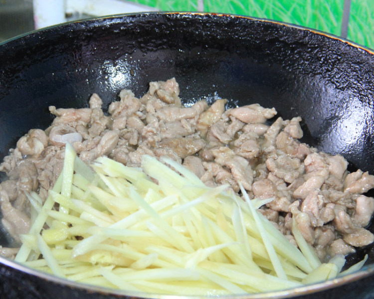 仔姜炒鸭肉步骤9