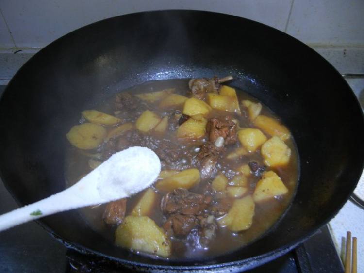 土豆烧鸭块步骤10