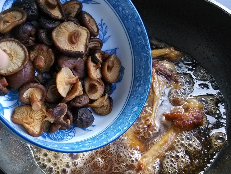 红烧香菇鸭腿步骤9