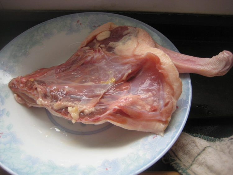 煲鸭腿步骤1