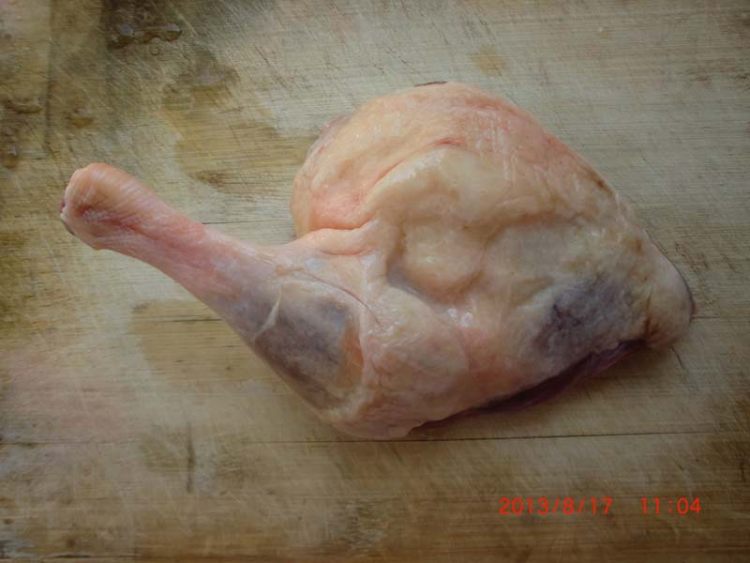 鸭腿烧黄豆步骤1