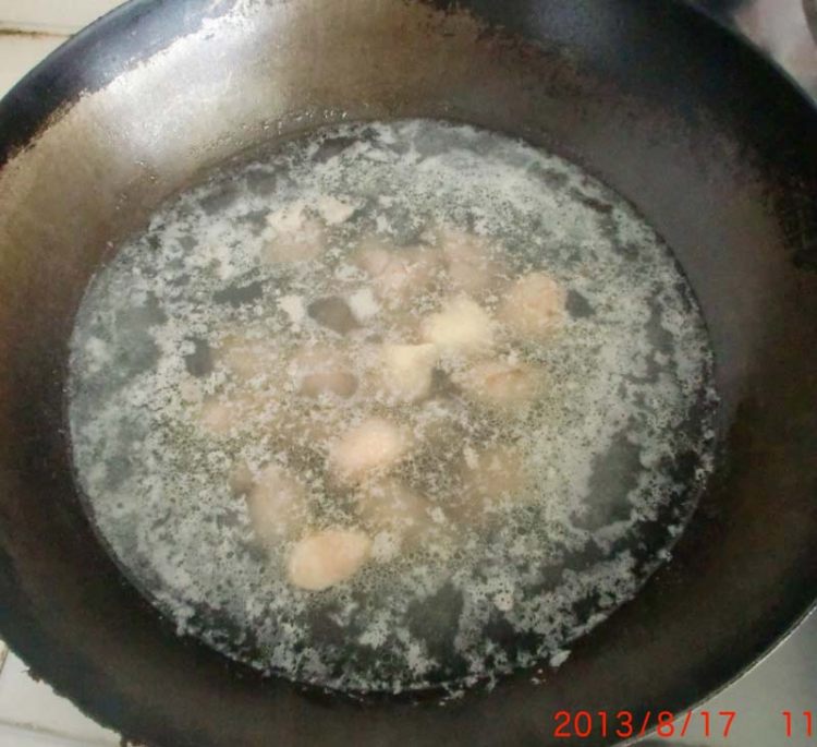 鸭腿烧黄豆步骤6