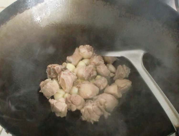 鸭腿烧黄豆步骤10