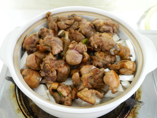 菌香鸭腿煲仔饭步骤14