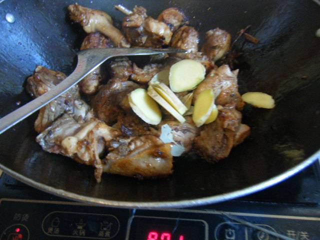 啤酒鸭炖萝卜土豆步骤7