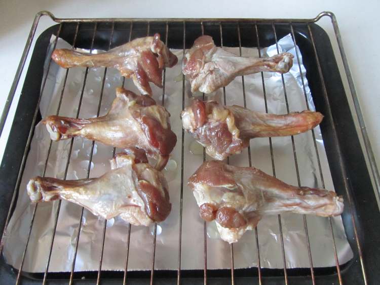 蒜香烤鸭腿步骤6