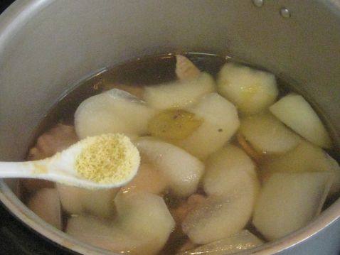 鸭腿萝卜汤步骤7