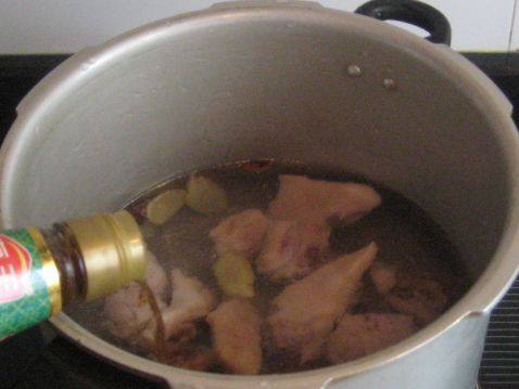 鸭腿萝卜汤步骤5