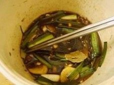 脆皮冰梅鸭腿步骤3