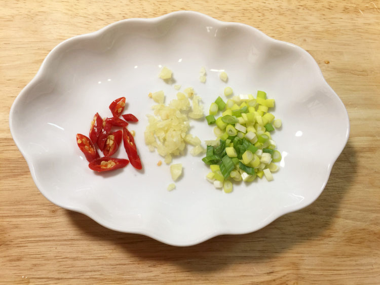 手撕金沙杏鲍菇步骤2