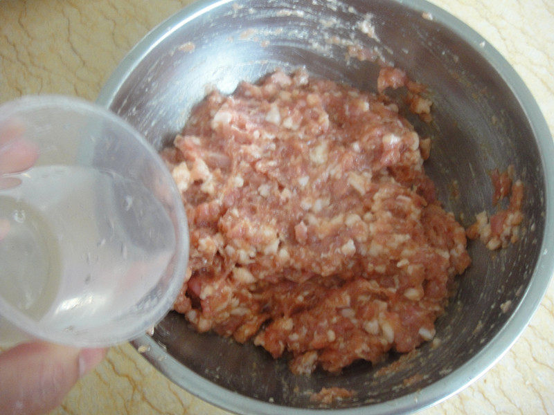 【手工美食】肉饼蒸咸步骤3