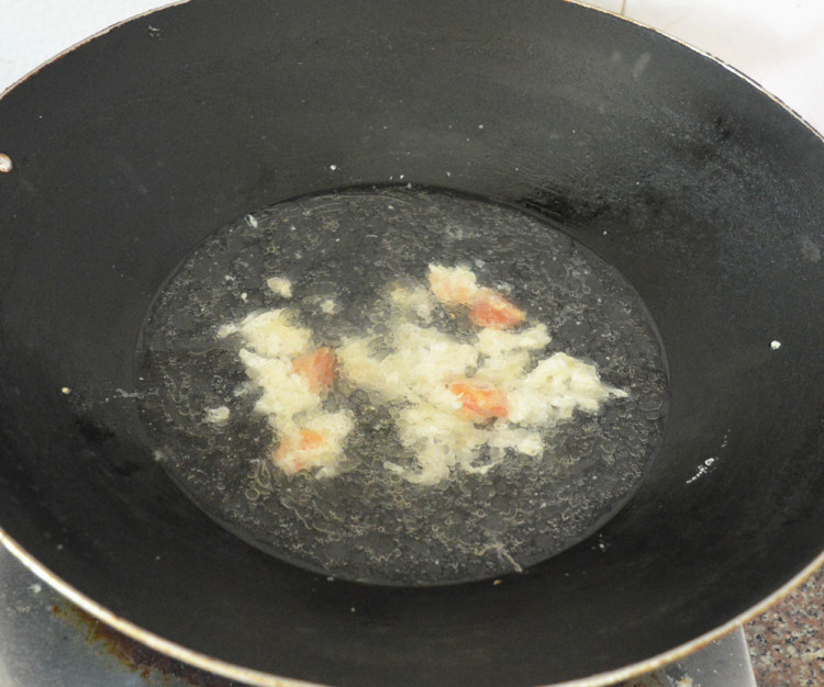 咸蛋瘦肉茴香汤步骤5